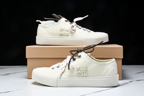 Miu Miu Calzature Uomo Garara group 