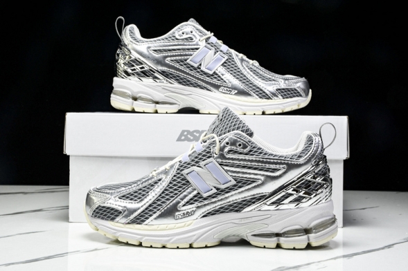 New Balance 1906  M1906RBT 