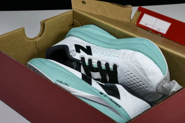 New Balance FuelCell Rebel V4 MFCXLK3 