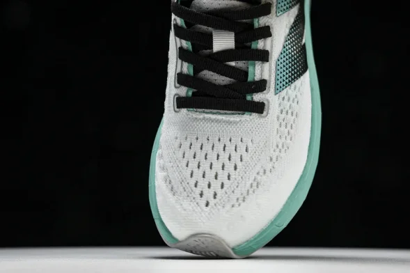New Balance FuelCell Rebel V4 MFCXLK3 