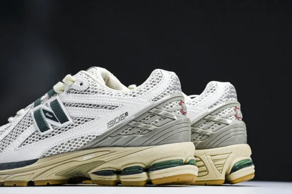 New Balance 1906  M1906RQ  