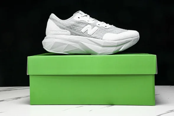 New Balance FuelCell Rebel V4 MRCELVD4 