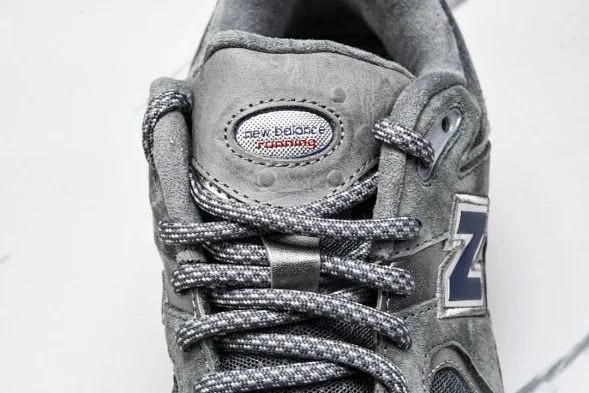 New Balance 2002R M2002RHG 