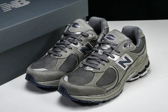 New Balance 2002R ML2002RA 
