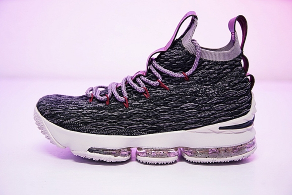 Nike LeBron 15 897649-003 