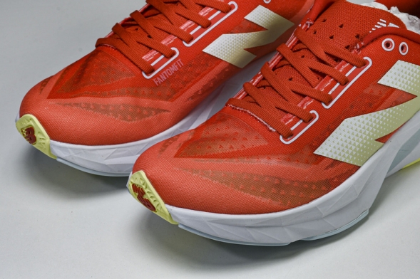 New Balance FuelCell Rebel V4 WFCXLR4 