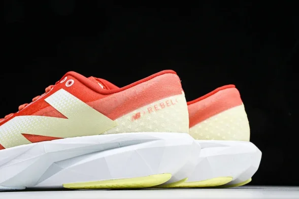 New Balance FuelCell Rebel V4 WFCXLR4 