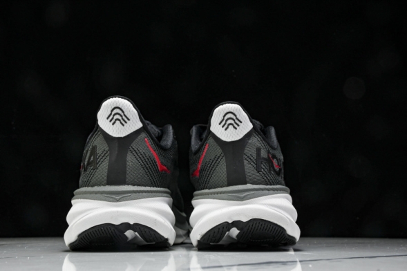 Hoka Clifton 9 1127895 BCKT 