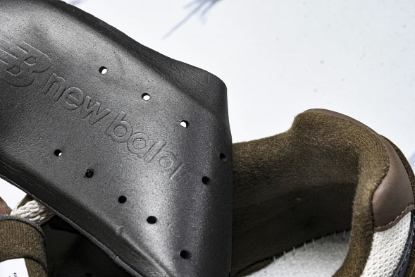 New Balance 2002R M2002RHS 