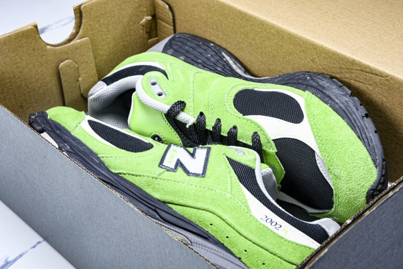 New Balance 2002R M2002RGZ 
