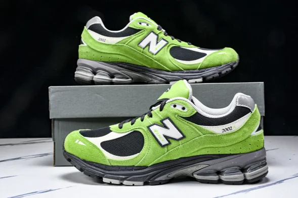 New Balance 2002R M2002RGZ 
