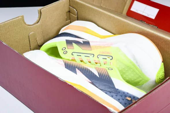 New Balance FuelCell Rebel V4 MFCXLL4 