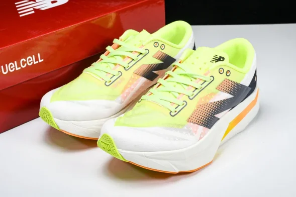 New Balance FuelCell Rebel V4 MFCXLL4 