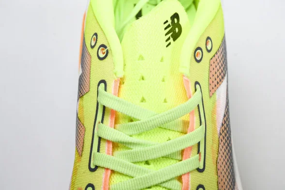 New Balance FuelCell Rebel V4 MFCXLL4 