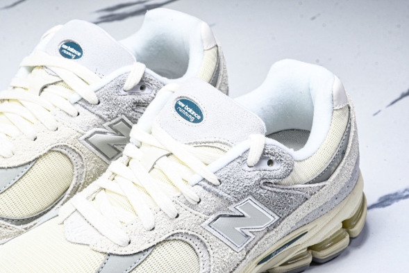 New Balance 2002R I2002REK 