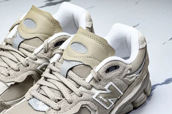 New Balance 2002R M2002RDL 
