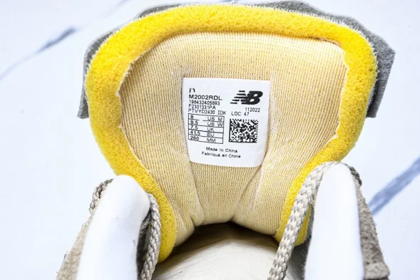 New Balance 2002R M2002RDL 