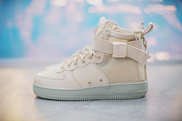 Nike SF Air Force 1 Utility Mid AA3966-800 