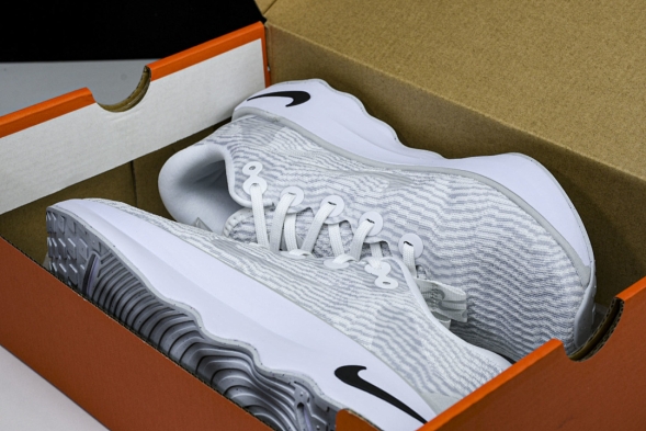 Nike Motiva DV1237-102 