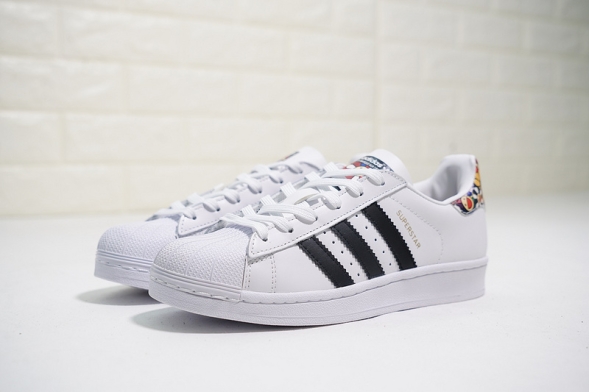 Takashi Murakami x Adidas Originals Superstar II S79158 