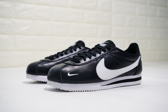 Nike Classic Cortez Premium Mini Swoosh 807480-004 