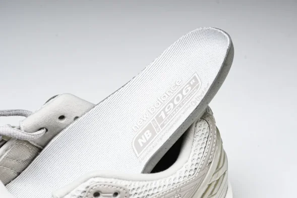 New Balance 1906 M1906RGR 