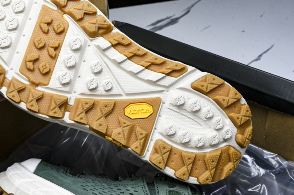 Hoka Tor Ultra Low 1130310 MVW 