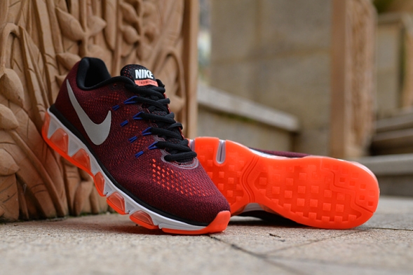 Nike TAILWIND  