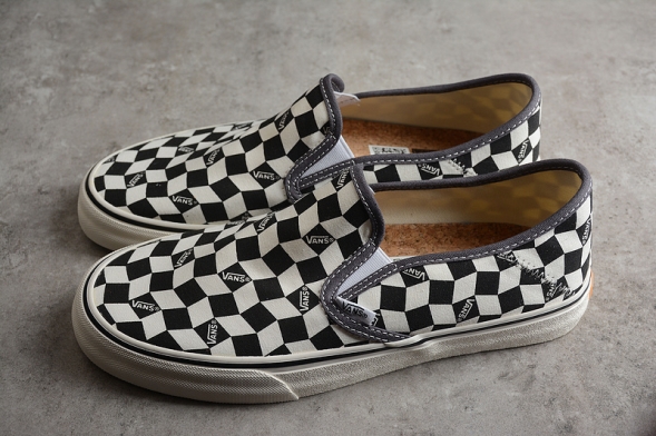 Vans Slip-On VR3 VN000EYEBWW 