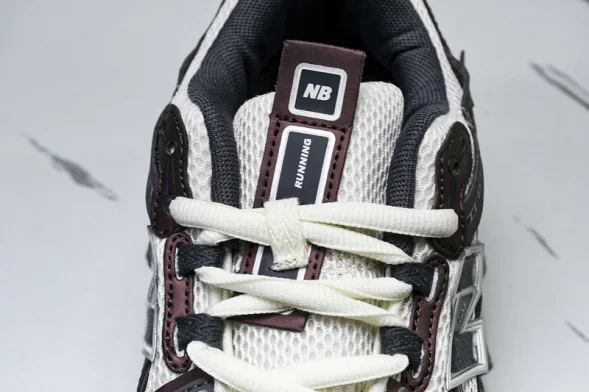 New Balance 1906 M1906AR 