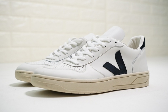 Veja V-10 Leather Lace-up VX021268 