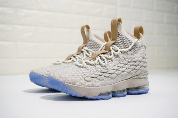 Nike Lebron XV 15 922811-200 