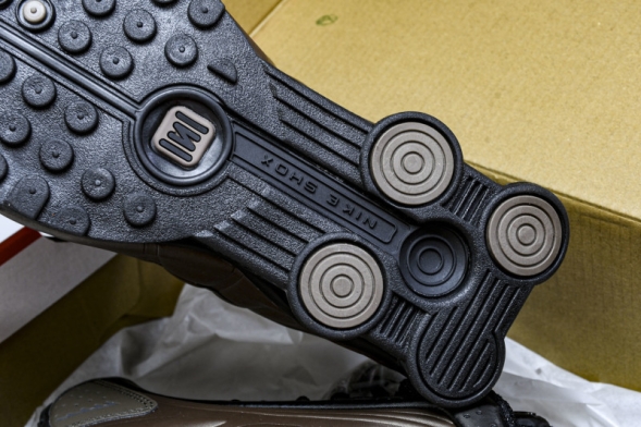 Nike Shox R4 AR3565-007 