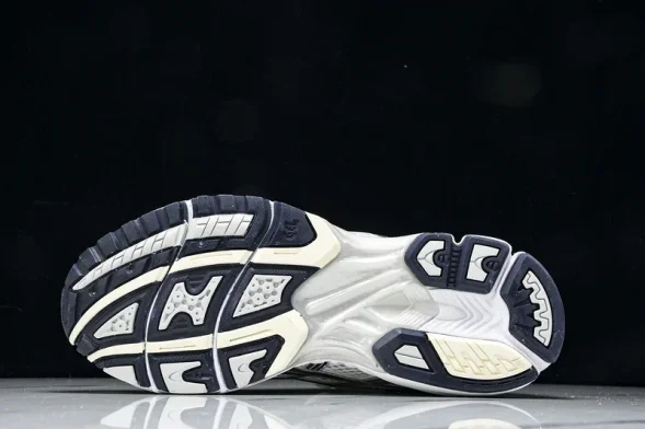 Asics Gel-Kayano 14 1201A056-109 