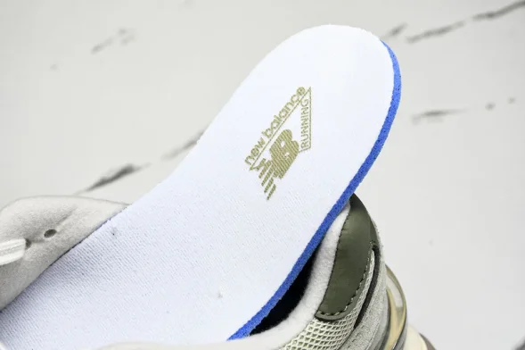 New Balance 9060 U9060EEC 