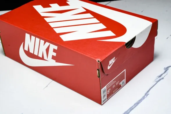 Nike Shox R4 AR3565-104 