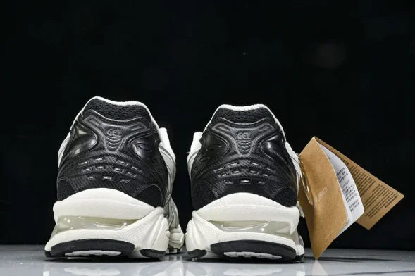 Asics Gel-Kayano 14 1201A922-100 