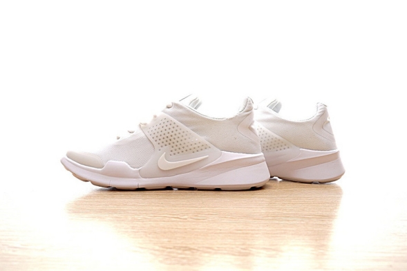 Nike Arrowz SE 902813-100 