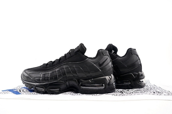 Nike WMNS Air Max 95 Essential 807443-001 