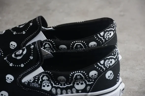 Vans Classic Slip-On Bandana VN0A33TBD9S 