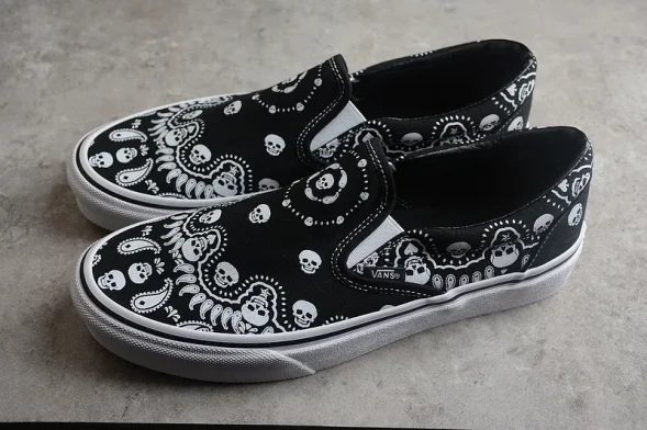 Vans Classic Slip-On Bandana VN0A33TBD9S 