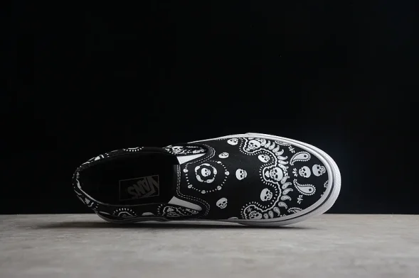 Vans Classic Slip-On Bandana VN0A33TBD9S 