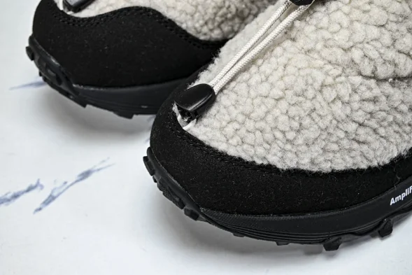 Asics Gel-Sonoma WT Teddy Fur 1203B036-020  