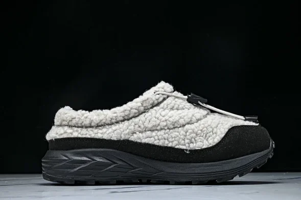 Asics Gel-Sonoma WT Teddy Fur 1203B036-020  