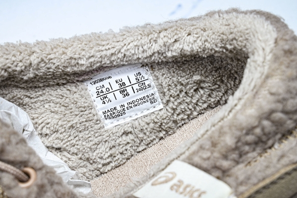 Asics Gel-Sonoma WT Teddy Fur 1203B036-200  