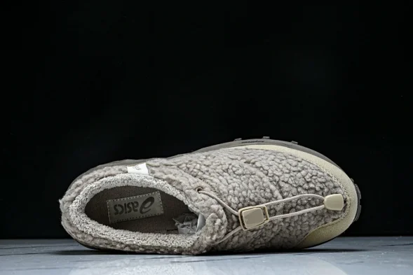 Asics Gel-Sonoma WT Teddy Fur 1203B036-200  