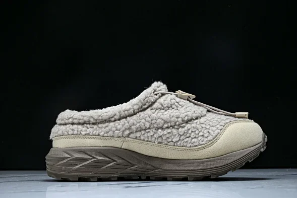 Asics Gel-Sonoma WT Teddy Fur 1203B036-200  
