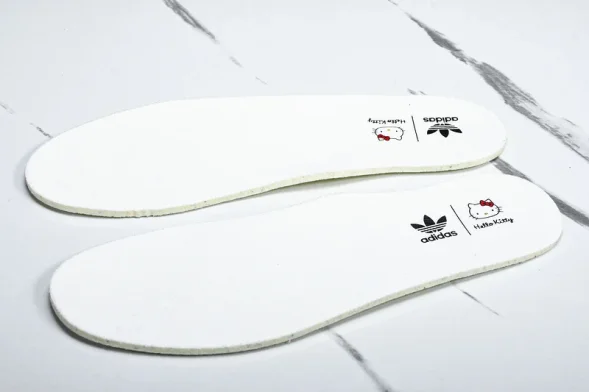 Adidas Samba Vegan OG x Hello Kitty IG4450 