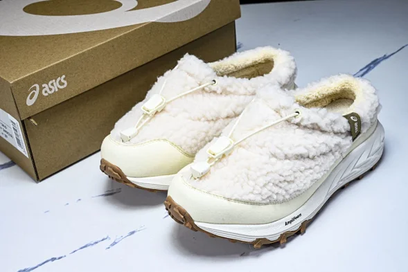 Asics Gel-Sonoma WT Teddy Fur 1203B036-100 