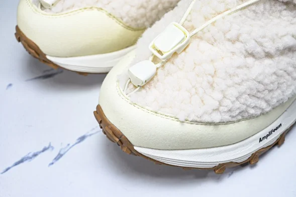 Asics Gel-Sonoma WT Teddy Fur 1203B036-100 